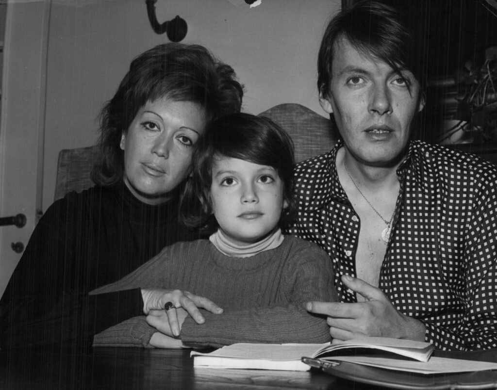 Fabrizio De Andrè con la prima moglie e il figlio Cristiano Foto Radio Capital