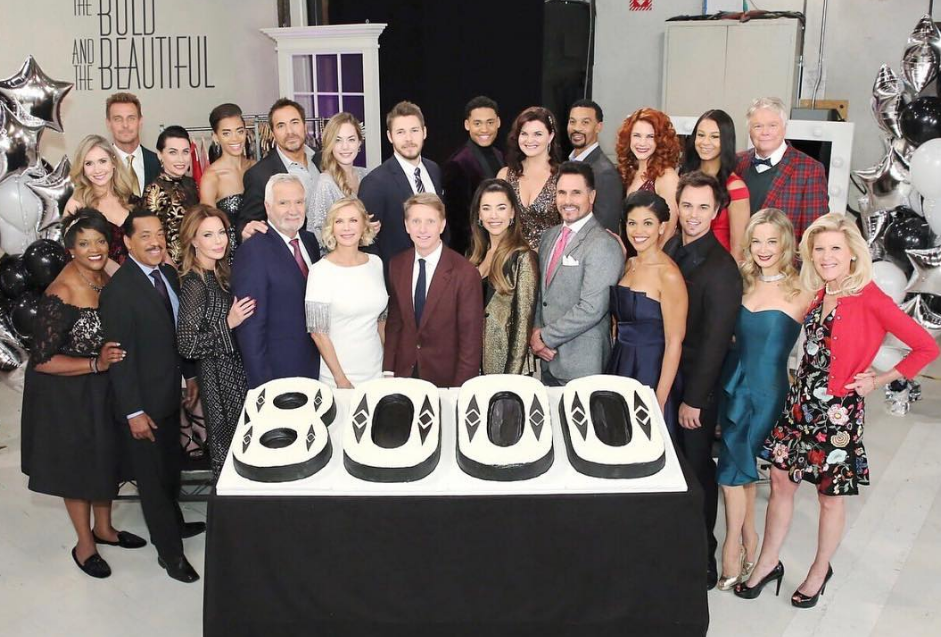 Beautiful: si festeggia sul set la puntata numero 8000 della soap opera / Foto: @rena.sofer [IG]
