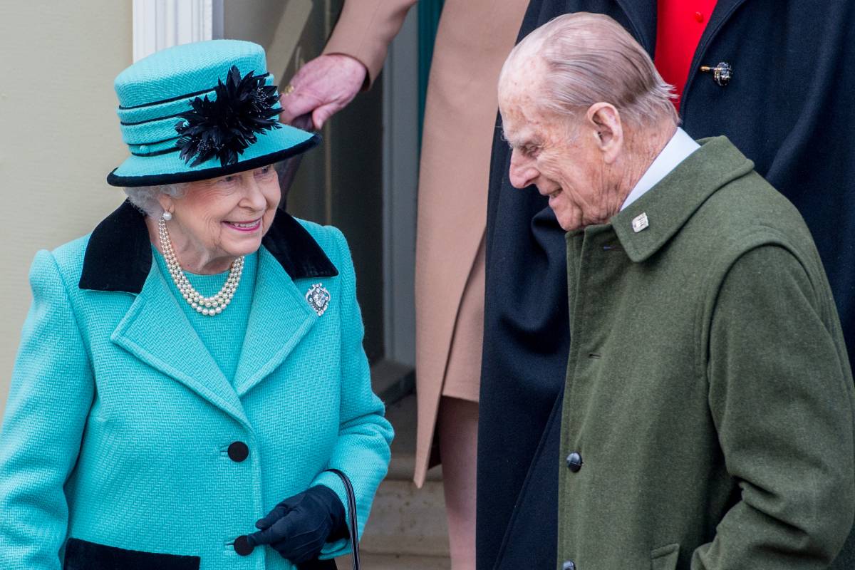 Regina Elisabetta e il consorte principe Filippo nel 2020 / Foto: ilGiornale.it