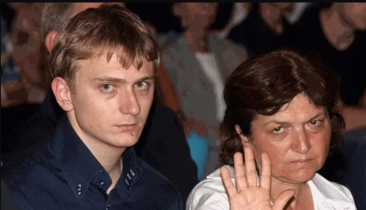 Alberto Stasi e la madre Fonte foto La Stampa